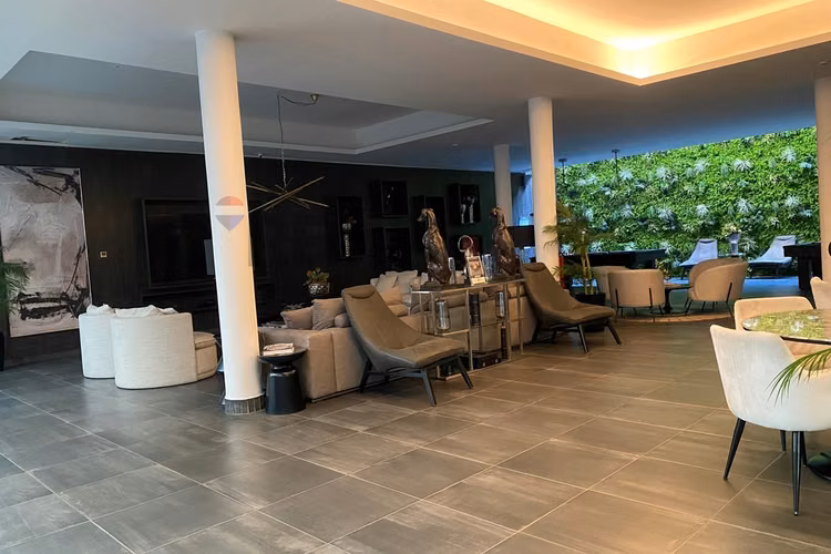 Arriendo estudio nuevo a pasos del metro