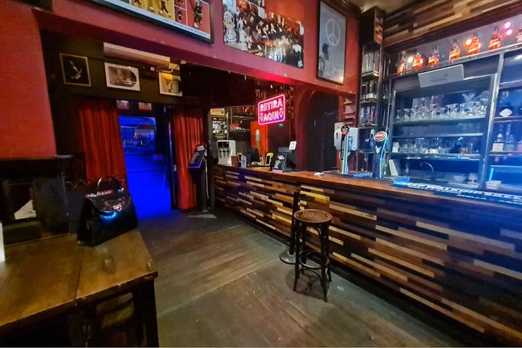 Restaurante-bar con patente turismo | 225 m2