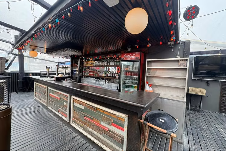 Restaurante-bar con patente turismo | 225 m2