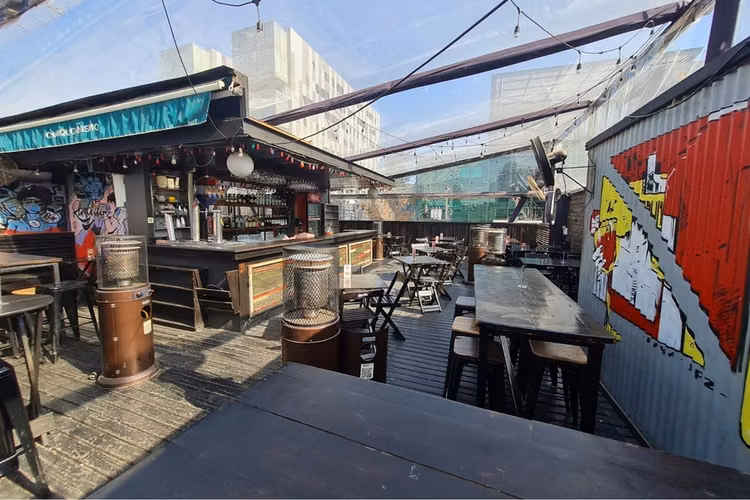 Restaurante-bar con patente turismo | 225 m2