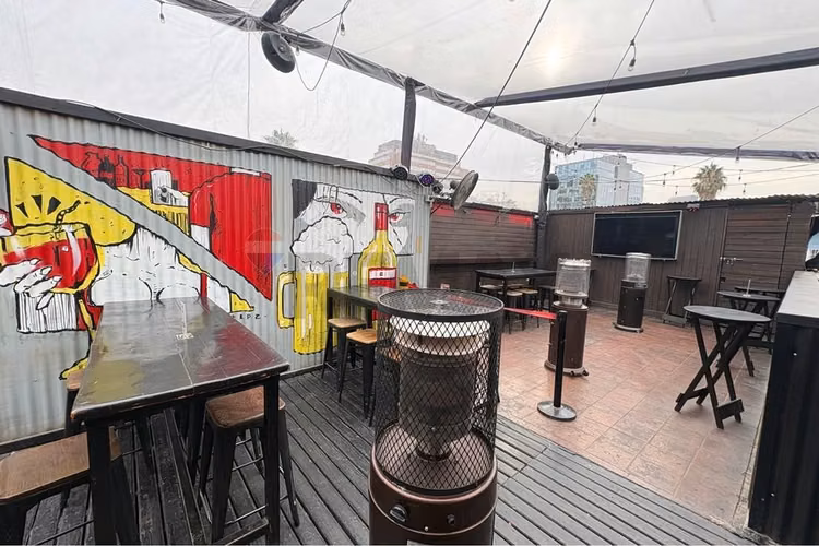 Restaurante-bar con patente turismo | 225 m2