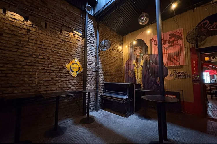 Restaurante-bar con patente turismo | 225 m2