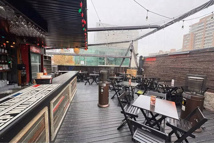 Restaurante-bar con patente turismo | 225 m2
