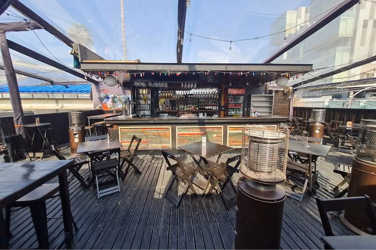 Restaurante-bar con patente turismo | 225 m2