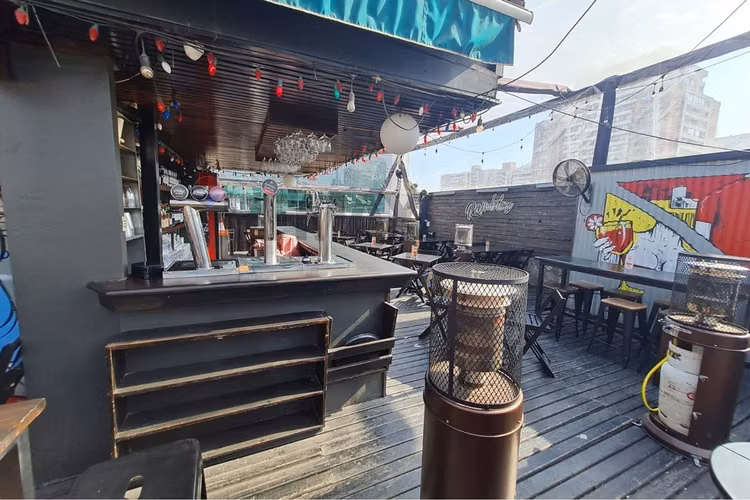 Restaurante-bar con patente turismo | 225 m2