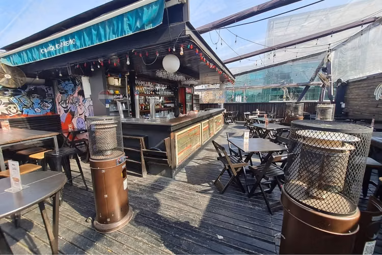 Restaurante-bar con patente turismo | 225 m2