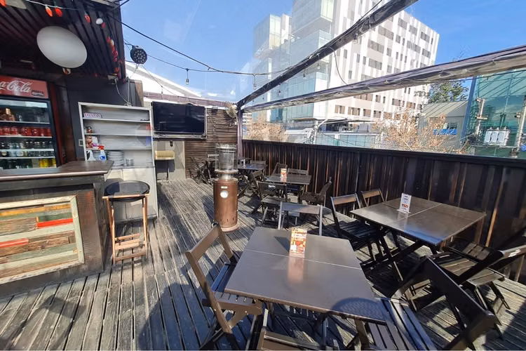 Restaurante-bar con patente turismo | 225 m2