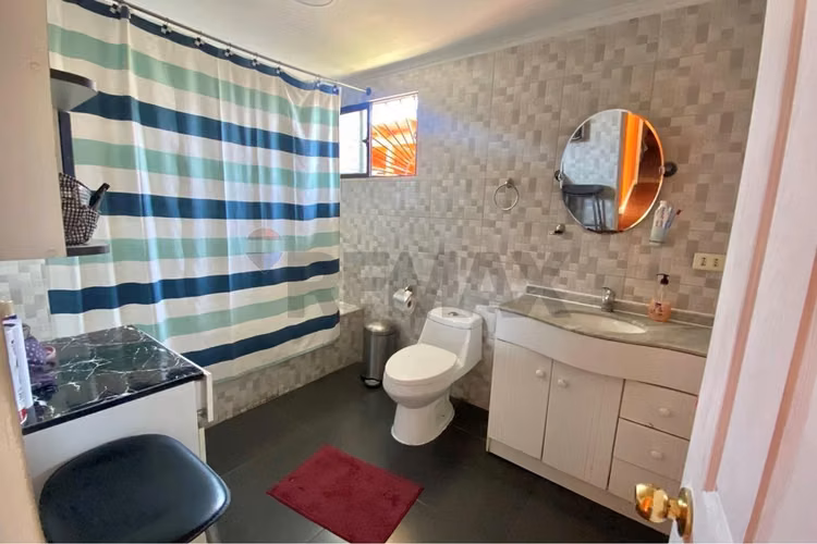 En exclusiva venta casa familiar metro la cisterna