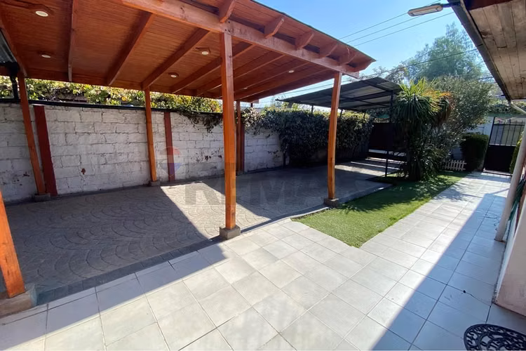 En exclusiva venta casa familiar metro la cisterna