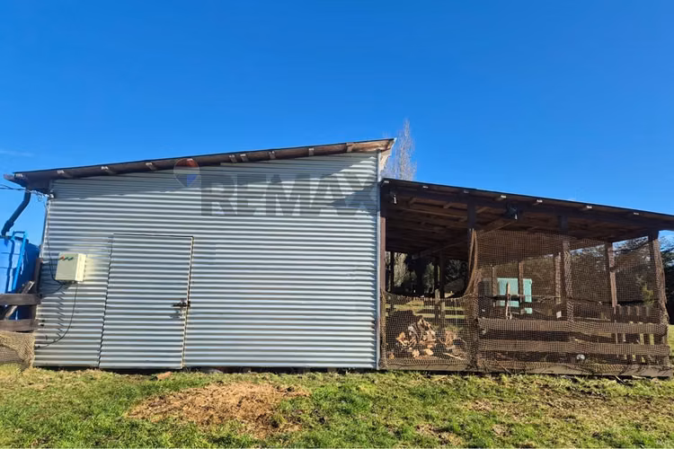 Casa 132 m2- terreno 7,06 ha-chonchi