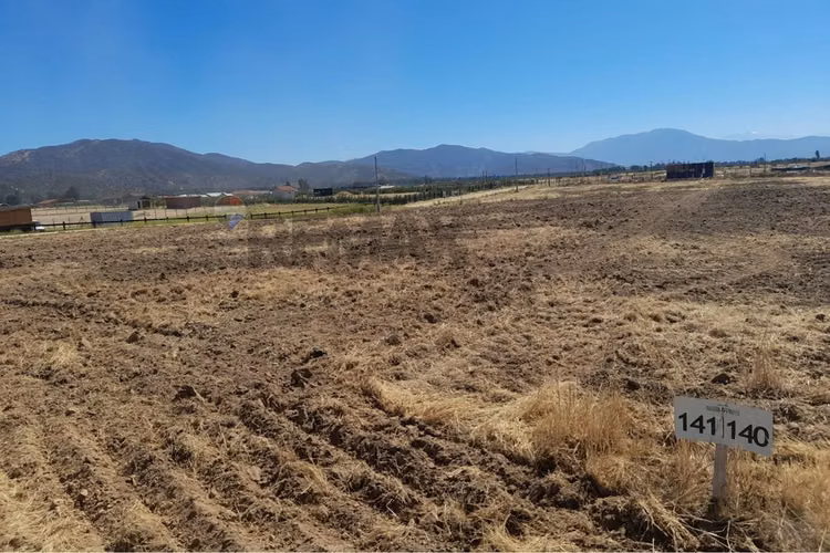 Terreno plano en condominio con seguridad