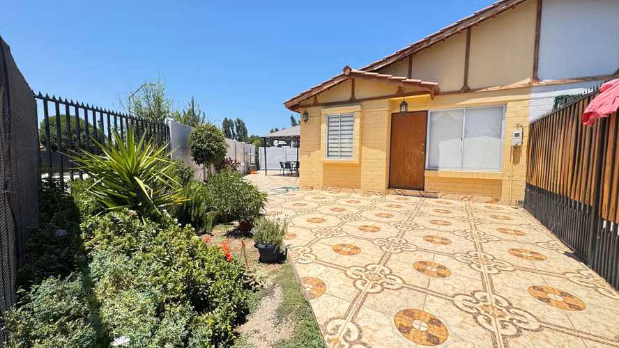 SE VENDE CASA EN LA COMUNA DE PADRE HURTADO