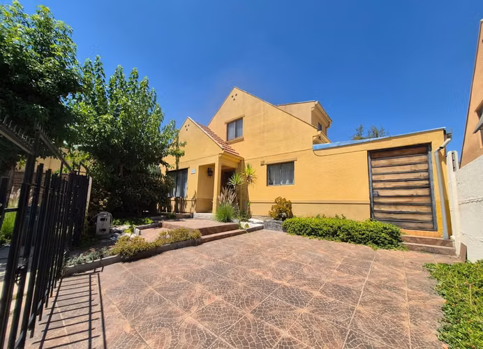 VIVE EN ALTO MACUL, CASA DE 3 DORMITORIOS