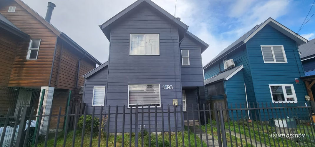 CASA 2 PISOS  EN ARRIENDO EN AVENIDA LOS NOTROS