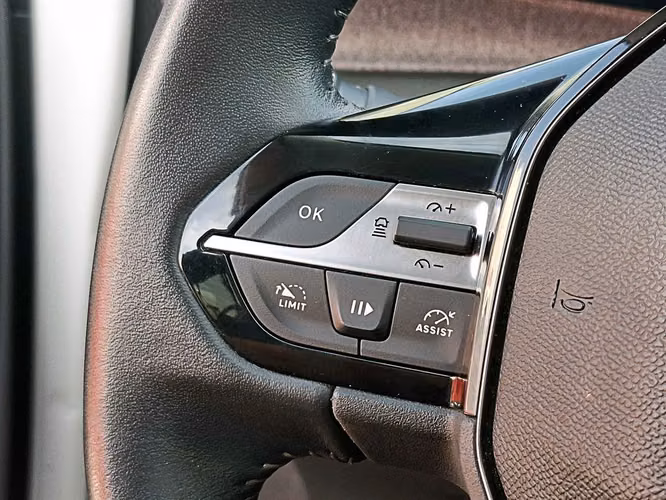 PEUGEOT 308 2023
