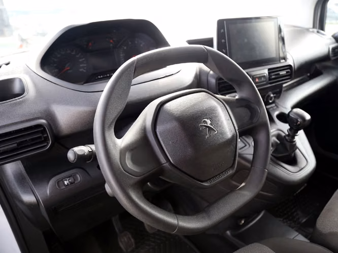PEUGEOT PARTNER 2024