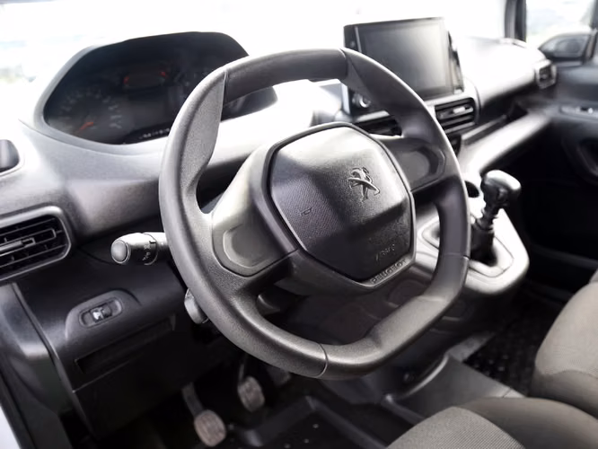 PEUGEOT PARTNER 2024