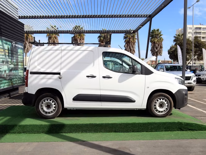 PEUGEOT PARTNER 2023