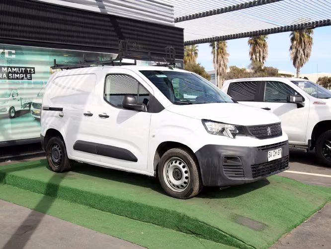 PEUGEOT PARTNER 2023