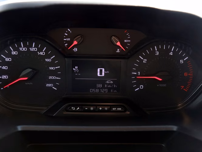 PEUGEOT PARTNER 2023