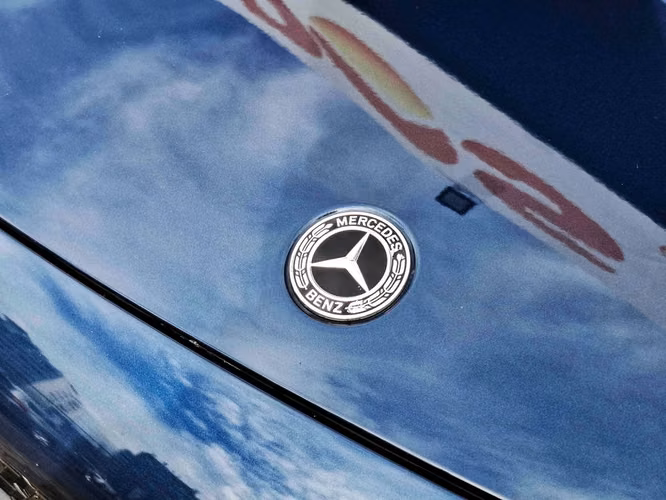 MERCEDES-BENZ 200 2024