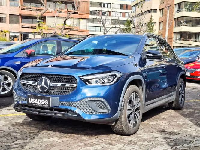 MERCEDES-BENZ 200 2024