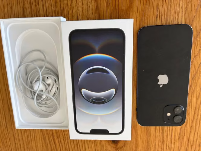 Vendo iphone 11 64gb negro y iphone 12 azul