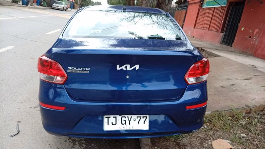 ¡VENDO KIA SOLUTO LX 1.4L 2024!