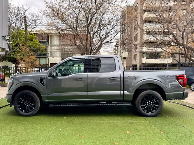 FORD F150 F-150 LARIAT BLACK CC 4X4 5.0L - 2025 | 1568