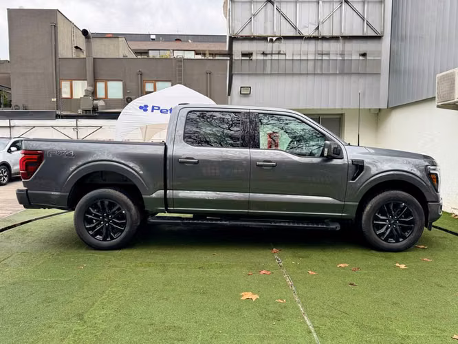 FORD F150 F-150 LARIAT BLACK CC 4X4 5.0L - 2025 | 1568