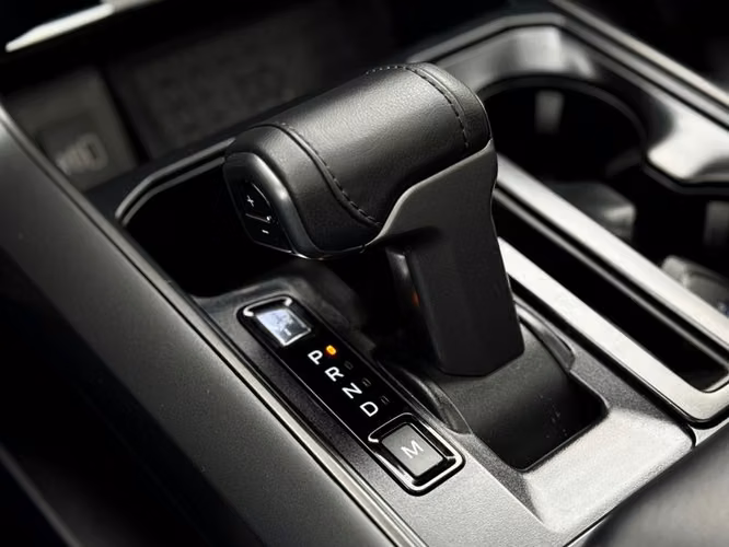 FORD F150 F-150 LARIAT BLACK CC 4X4 5.0L - 2025 | 1568