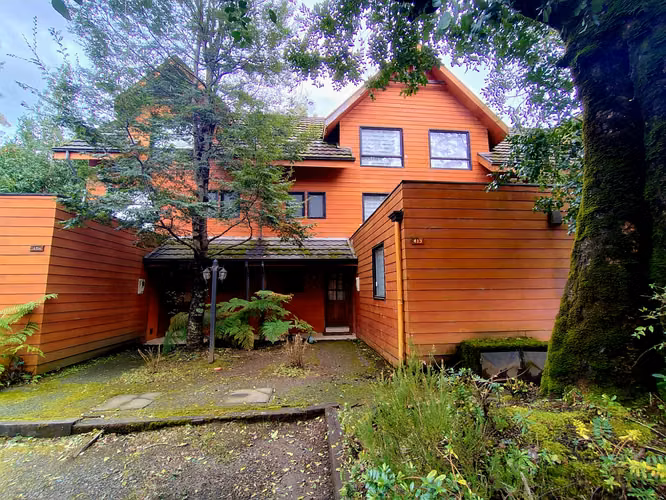 Casa en venta 5D 4B Condominio consolidado a sólo 5 minutos del centro de Pucón - Imagen 2