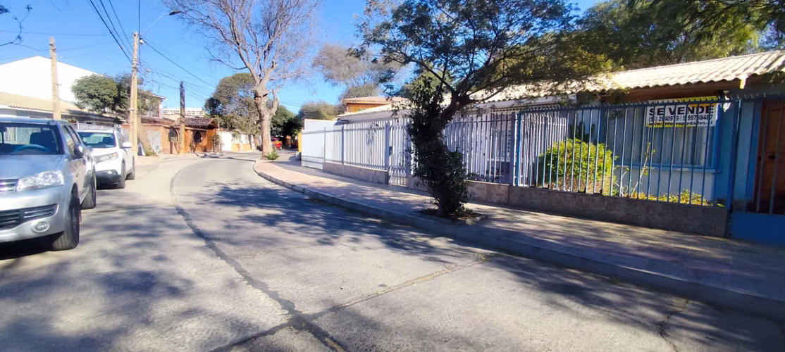 CALLE ALMIRANTE LATORRE, SECTOR BATALLONES DE ATACAMA