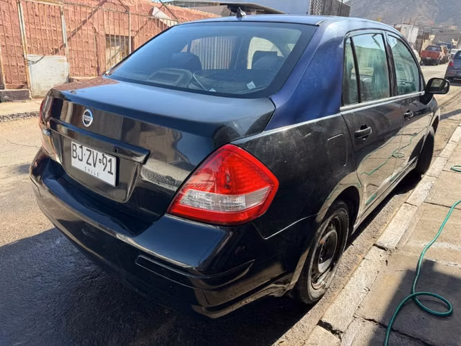 Nissan tiida 2012