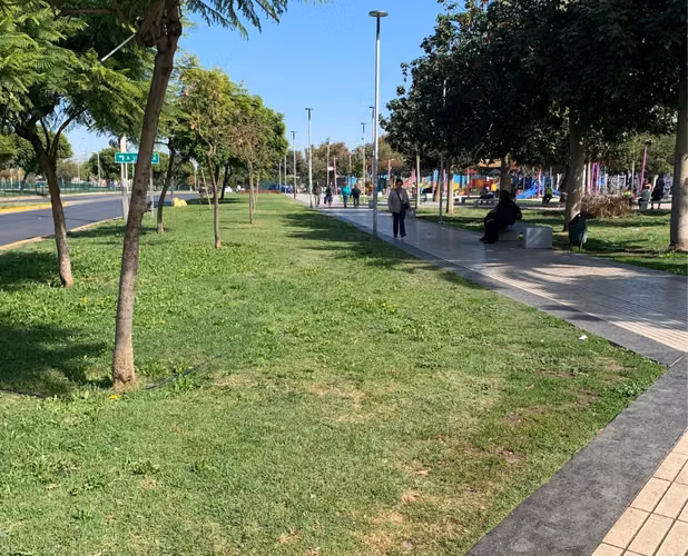 Terreno Esquina ZM-6 a Pasos del Metro Conchalí