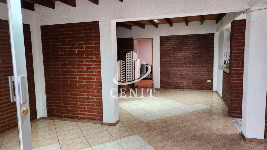 ARRIENDO LOCAL / OFICINA, CENTRO DE SAN JAVIER
