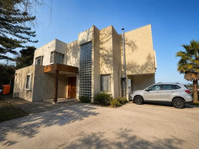 Exclusiva casa con vista panorámica a la ciudad de Talca