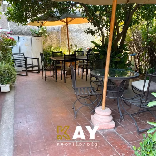 8.000 UF Casa en venta de 6 dorm en Villa Macul
