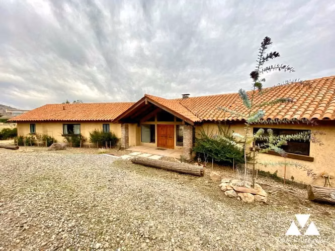 ARRIENDO, Casa chilena, amplia. 4D,4B