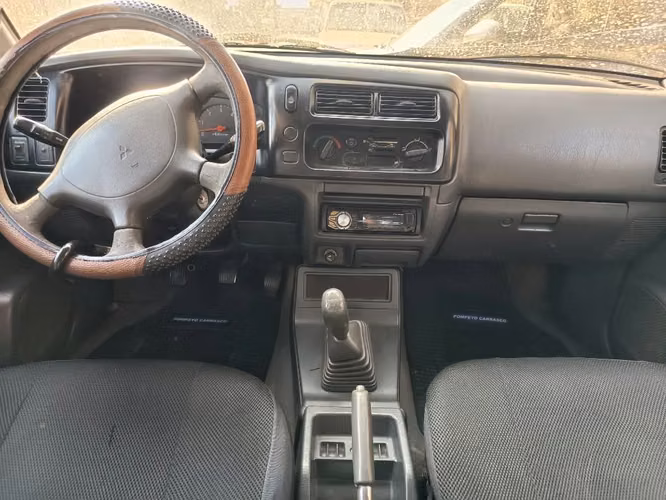 Camioneta Mitsubishi 2003