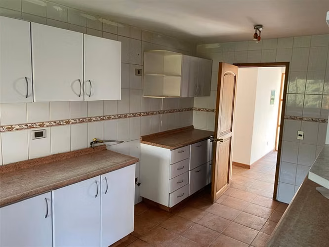 190 m2 construidos en 3200 de terreno, 3D 2B sala de estar