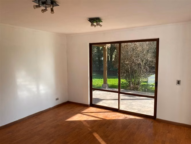 190 m2 construidos en 3200 de terreno, 3D 2B sala de estar