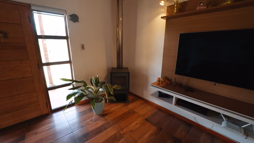 Parcela con casa, piscina y cabañas para arrendar. Quinamávida