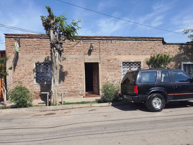 Amplia casa uso Habitacional y comercial (177814)