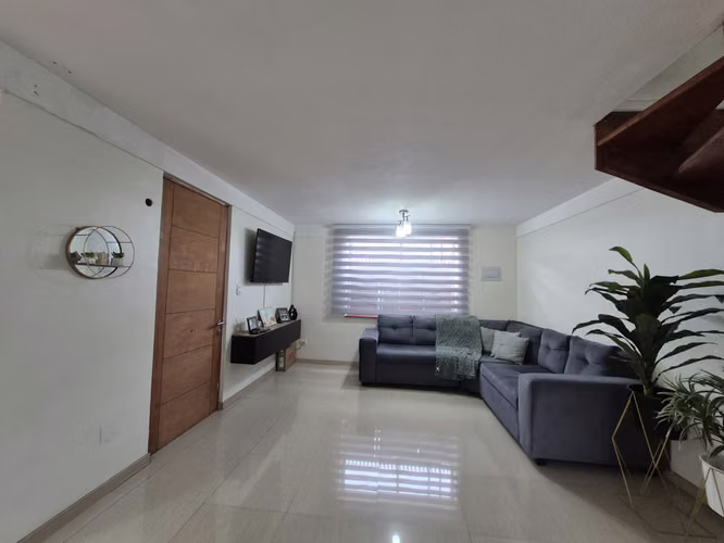 Tu Nuevo hogar  :Amplia Casa 4D/2B/3E , Condominio.Seguridad 24/7.Valle Grande