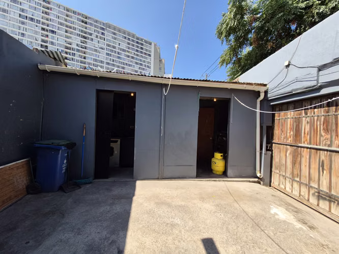 Oportunidad Propiedad Comercial 4D/3B/3E,Incluye Botillería y Patente ,avenida Pablo Urzúa .