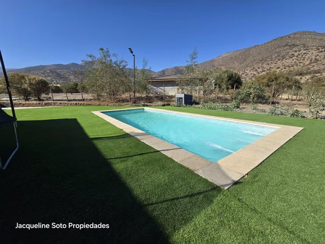VENDO PARCELA  1/2 HA EN CURACAVI CON CASA, PISCINA Y CANCHA