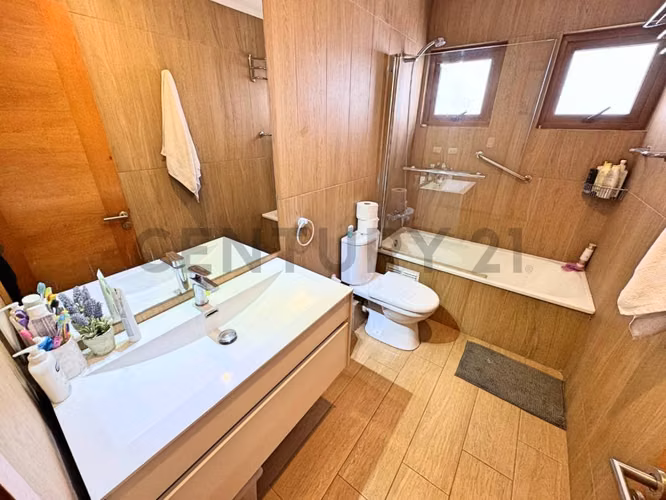 Se arrienda espectacular casa con piscina en Peñuelas