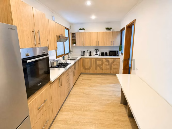 Se arrienda espectacular casa con piscina en Peñuelas