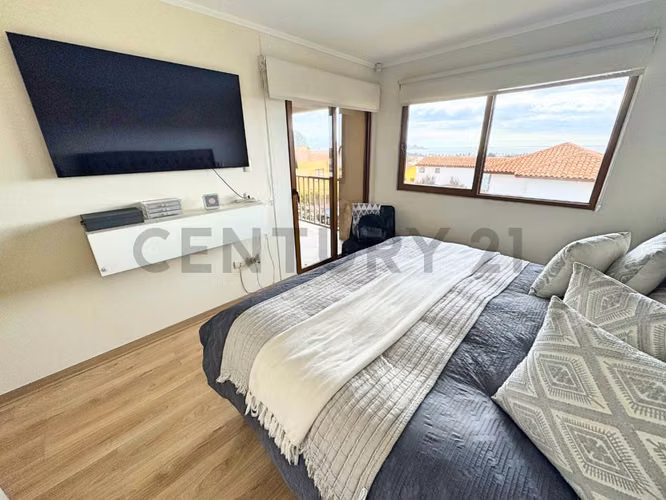 Se arrienda espectacular casa con piscina en Peñuelas